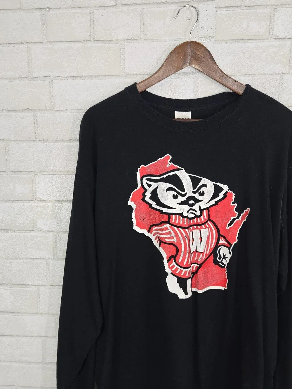 WI Badgers long sleeve graphic tee